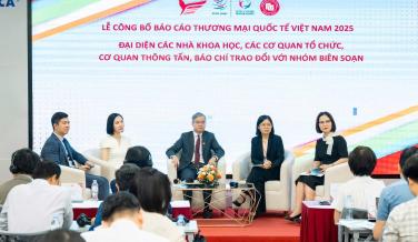 CEREMONY OF THE VIETNAM INTERNATIONAL TRADE REPORT 2025 BY FOREIGN TRADE UNIVERSITY